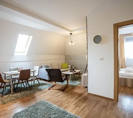 Seasons Апарт-отель 4*