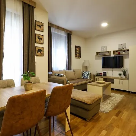 Seasons شقة فندقية زلاتيبور