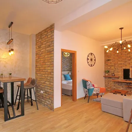 Aparthotel Seasons 4*