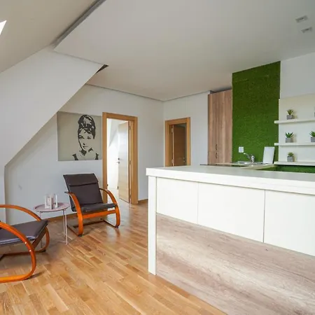 Seasons شقة فندقية 4*