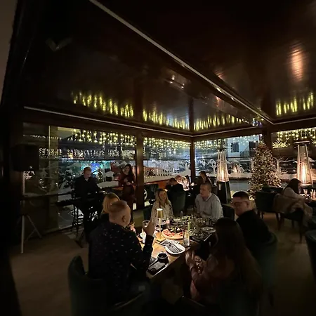 Aparthotel Seasons 4*