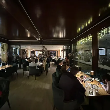 Seasons زلاتيبور