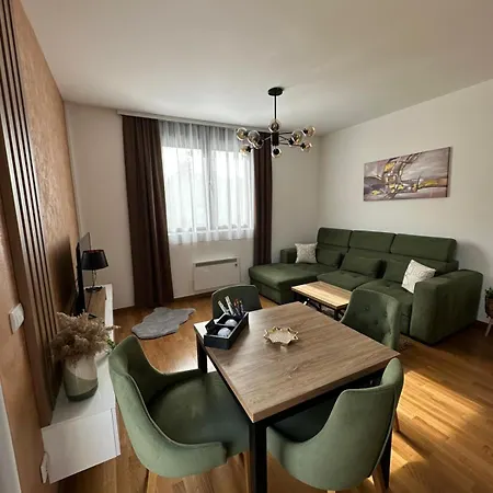 Seasons Aparthotel