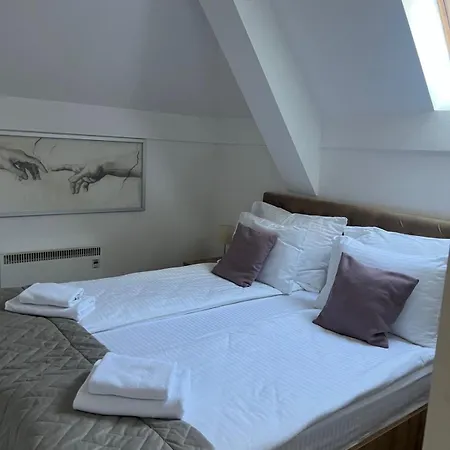 Aparthotel Seasons 4*