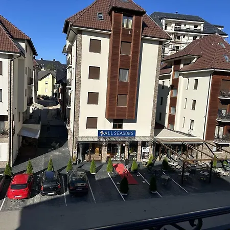 Seasons شقة فندقية