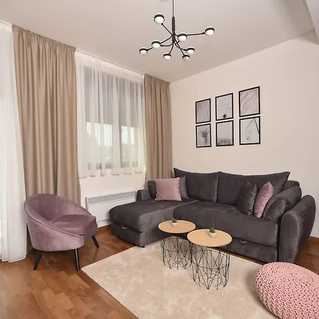 Seasons زلاتيبور