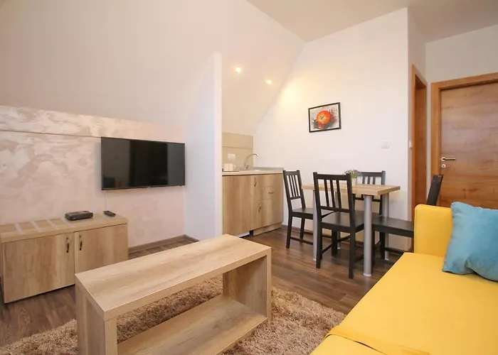 Seasons Aparthotel 4*